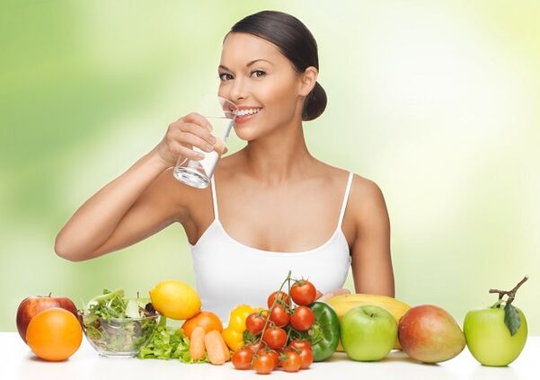Das Prinzip der Wasserdiät ist die Einhaltung des Trinkregimes zusammen mit der Verwendung gesunder Lebensmittel. 